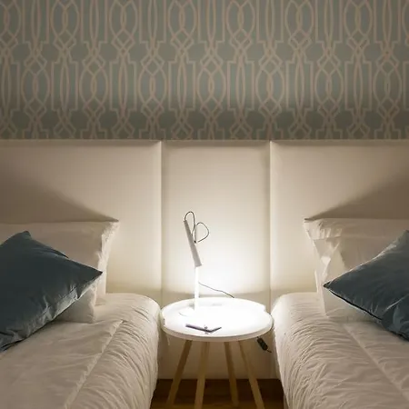 Mouzinhos Place Oporto